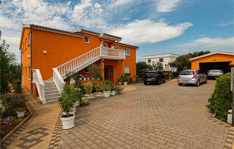 Ferienwohnung für 3 Personen, mit Terrasse in Vodice - 2