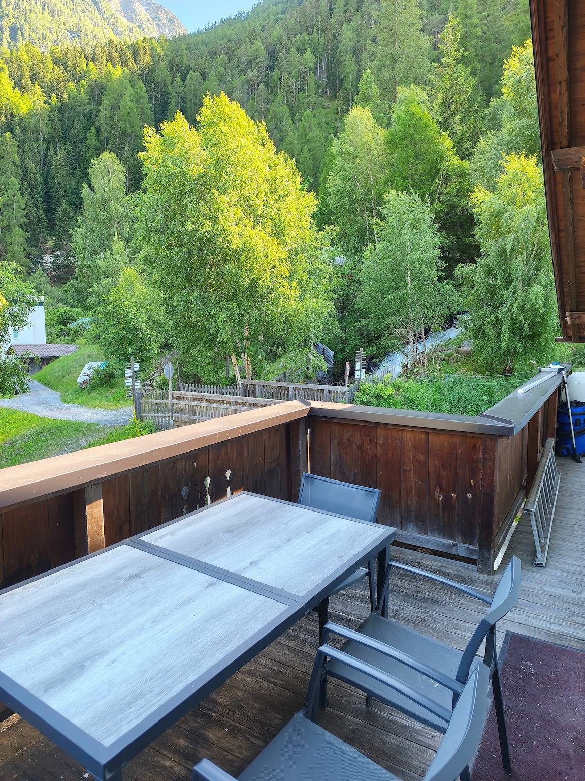 Ganze Wohnung, Apartment 'Ferienhaus Am Wasserfall Ap2' mit Bergblick, privater Terrasse und Wlan in Längenfeld, Ötztal