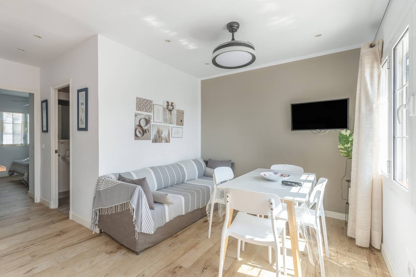 Casa vacanze 'Giuliana' con piscina condivisa, Wi-Fi e aria condizionata in Son Bou, Alaior Commune