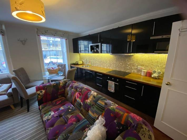 Alojamiento y desayuno para 6 personas, con Terraza y Jardín en Bath