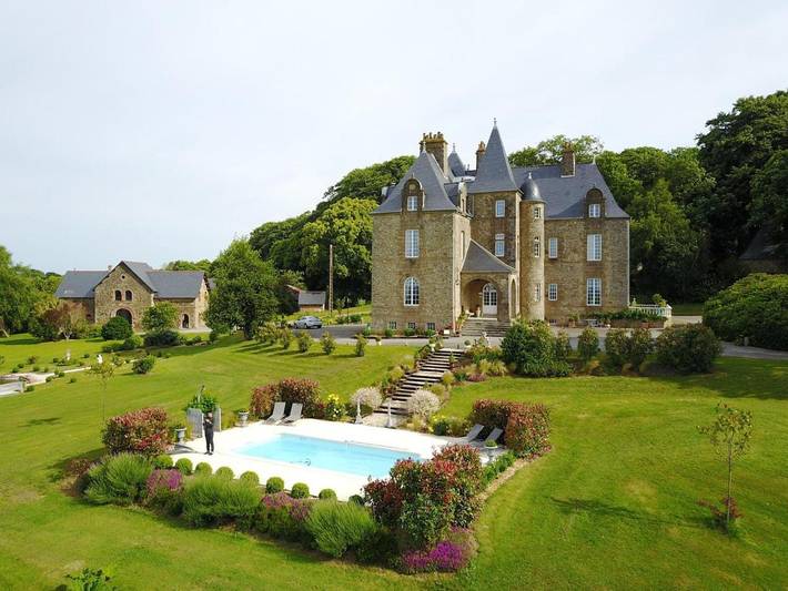 Parc de vacances pour 2 personnes, avec Terrasse ainsi que Jardin et Piscine à Fleurigné