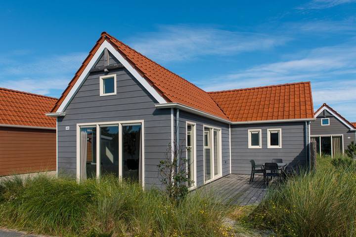 Appartement voor 6 personen, with Balkon/Terras and Terras as well as Tuin and Zwembad in Hollum