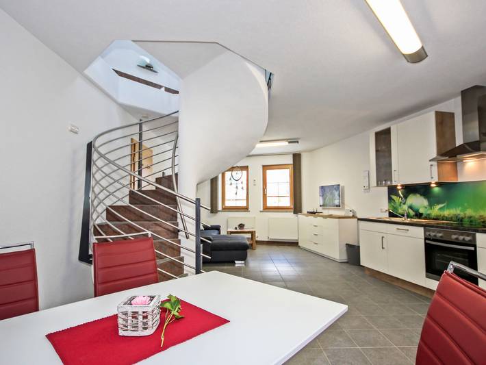 Ferienwohnung für 4 Personen, mit Balkon und Terrasse sowie Ausblick in Fließ - 2