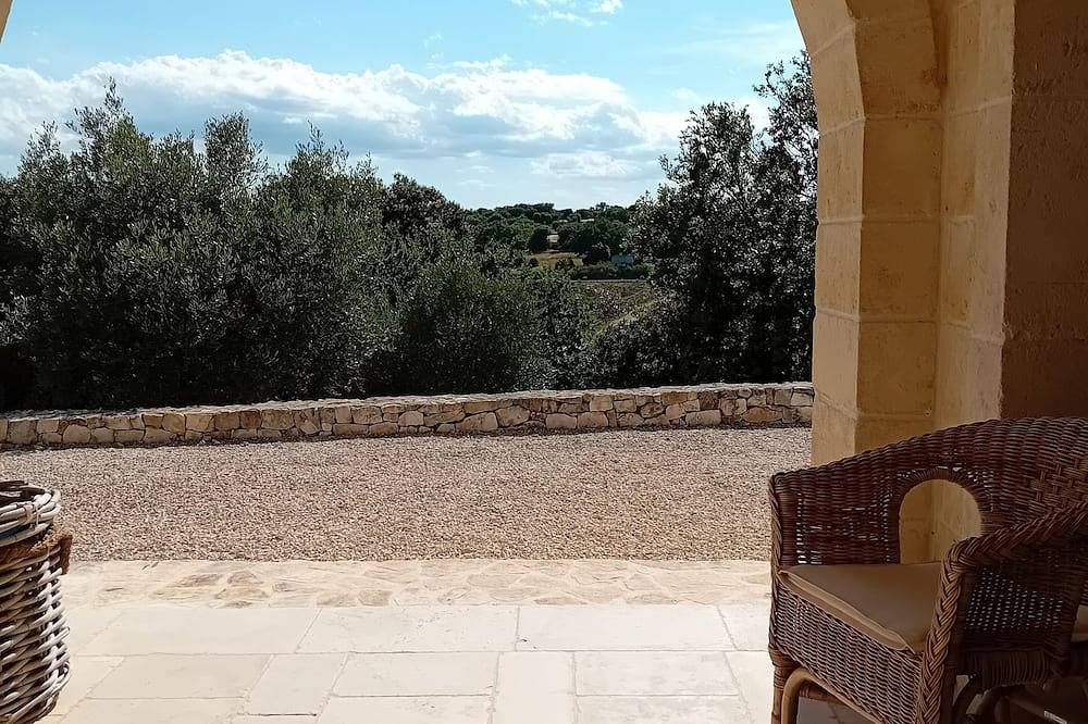 Villa  Serena, pierre de Tufo, piscine privée, vue panoramique, à 15' de la mer in Certosa, Ostuni