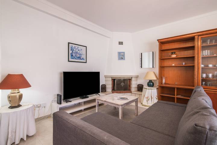Villa „Alcaria Grand House“ mit privater Terrasse, WLAN und Klimaanlage in Altura, Faro Distrikt