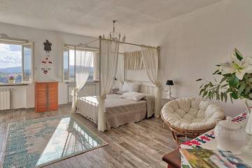 Villa for 11 People in San Gimignano, Chianti, Photo 1