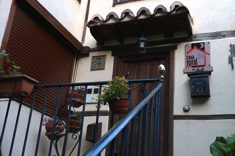 Rural house (full rental) Huerto Tia Juliana in Valero, Salamanca Province