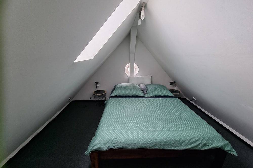 Ganze Wohnung, Hundefreundliches Ferienhaus mit eigenem Garten in Selb, Oberfranken