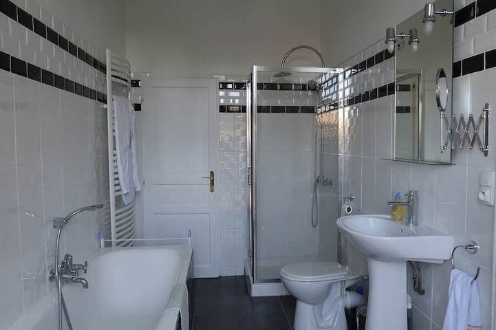 Location de vacances pour 7 personnes, avec terrasse à Cruzy - 4
