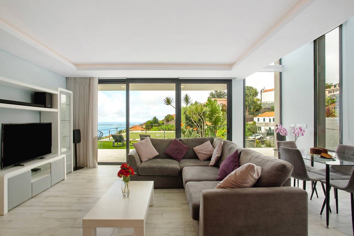 Villa 'Jolie' avec Vue sur la Mer, Wi-Fi et Climatisation in Pináculo, Ponta do Sol