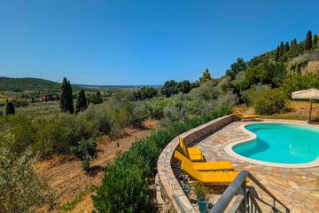 Location de vacances pour 7 personnes, avec jardin et terrasse à Suvereto