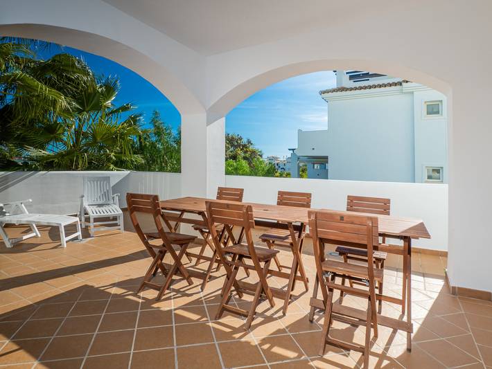 Appartement de vacances pour 5 personnes, avec terrasse ainsi que jardin et piscine - 1