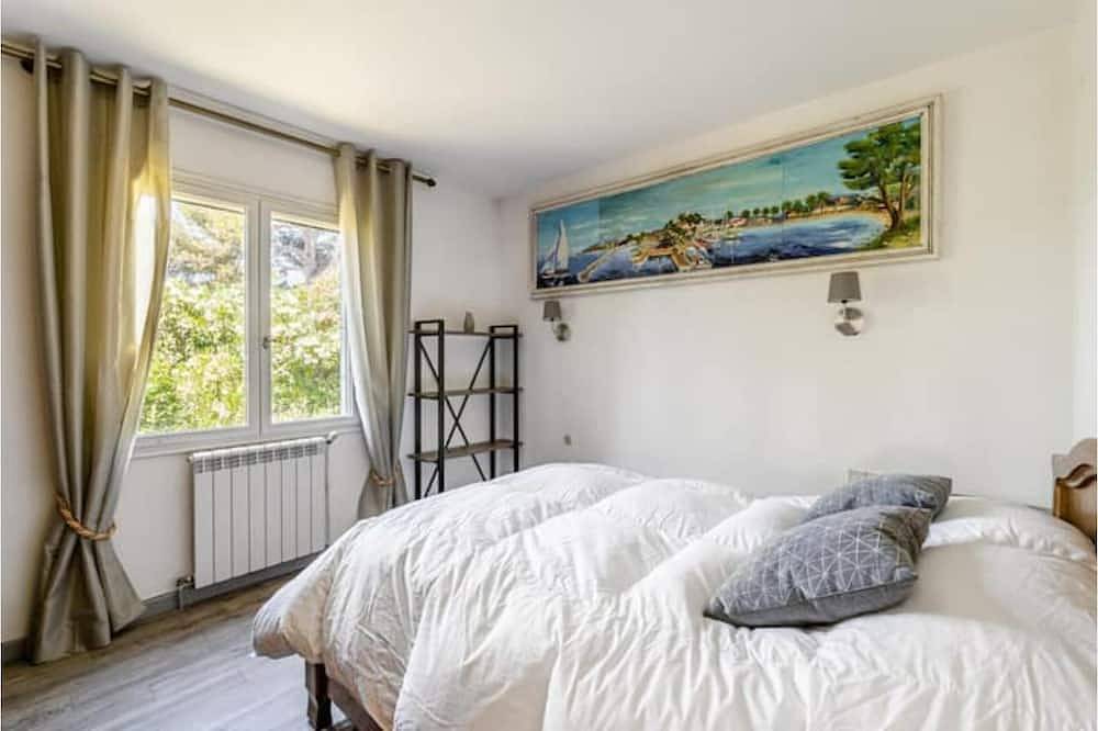 Beautiful villa 6 pers. with swimming pool in Rognac, Istres region