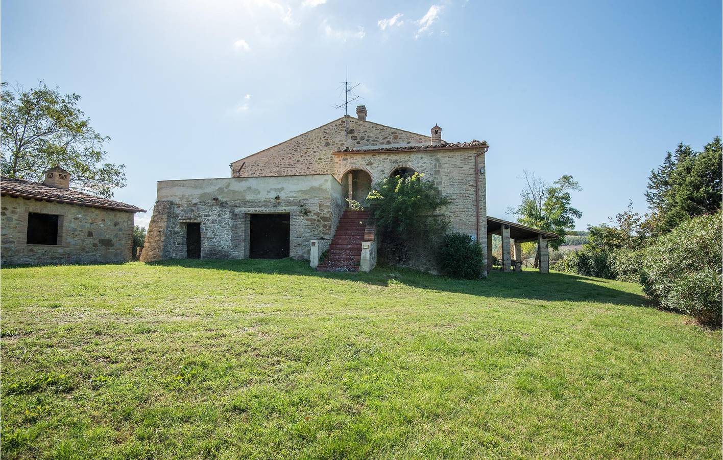 Sunny Retreat: 200qm, Pool, Parkplatz, Garten in Radicondoli, Siena Provinz