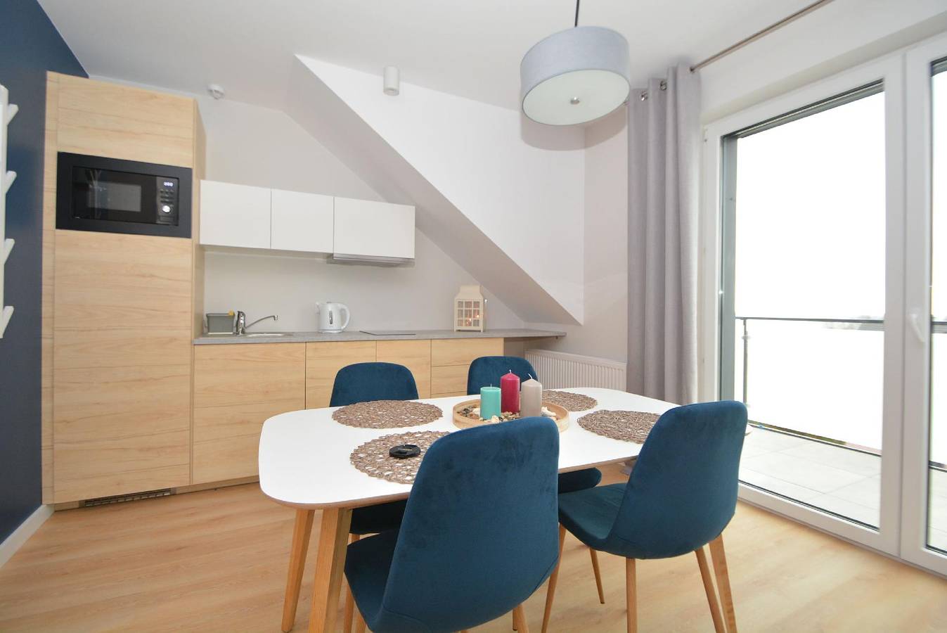 Hel ferieleilighet, Alvista Apartments with sea view in Trippelbyen