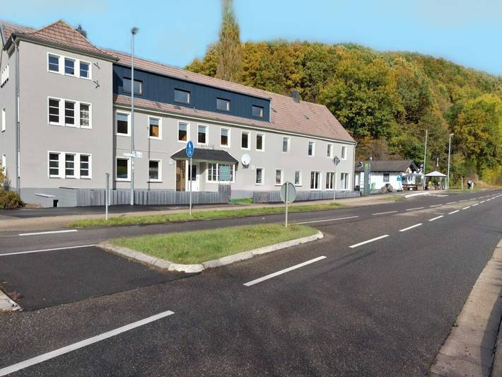 Ferienhaus für 30 Personen, mit Terrasse und Sauna sowie Garten, kinderfreundlich in Schleiden - 2