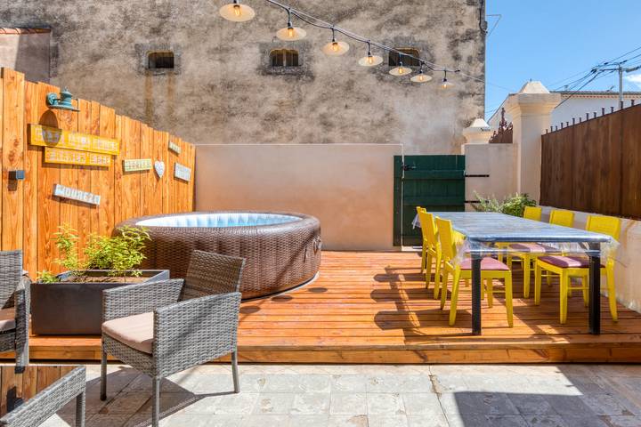 Gîte pour 4 personnes, avec jacuzzi à Aspiran