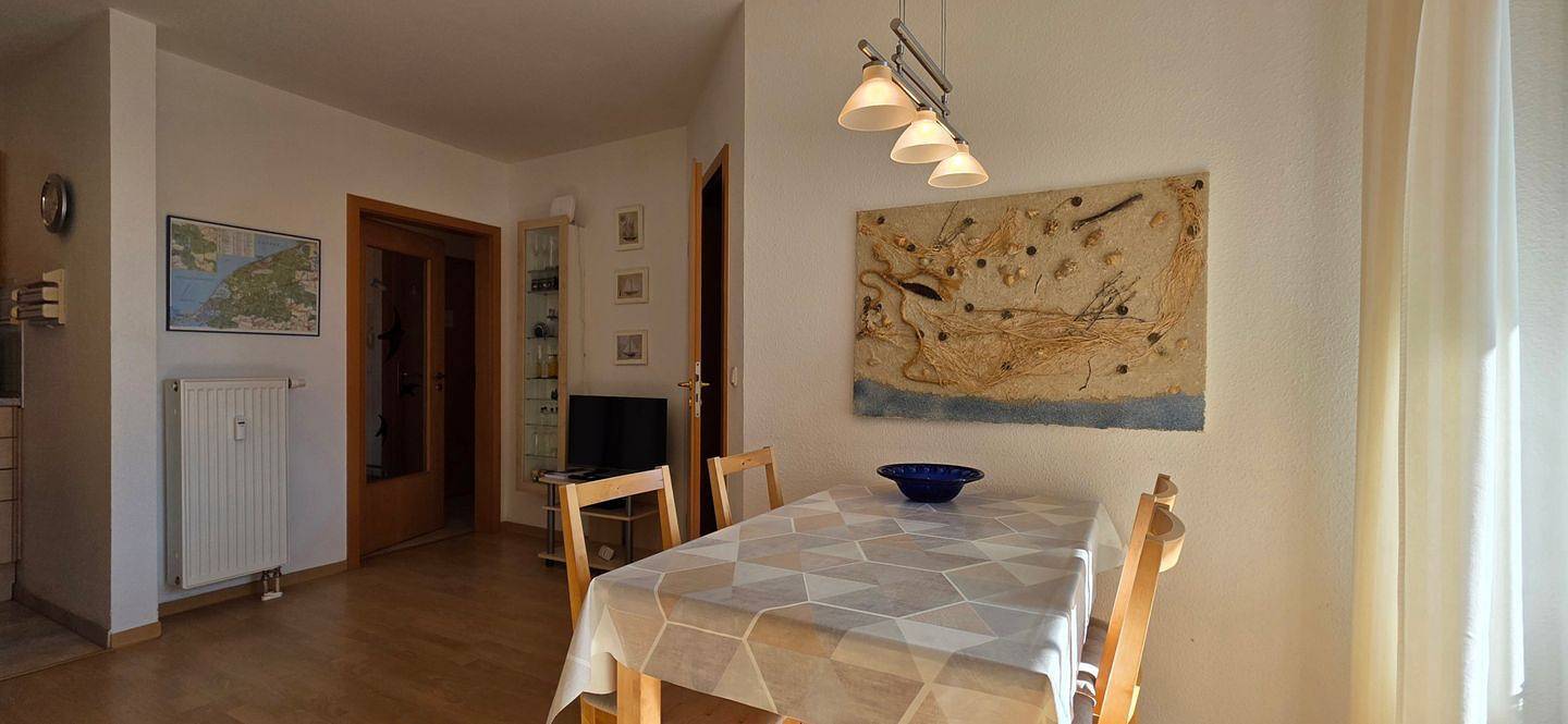 Apartamento entero, Moderne Ferienwohnung "Wellenkieker" mit Balkon und Parkplatz in Graal-Müritz in Graal-Müritz, Rostock y sus alrededores