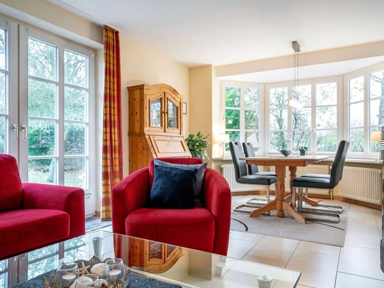 Strandstraße 77a, Haus Nordseeluft - Haushälfte mit 120m² über 3 Etagen in Wyk auf Föhr (Stadt), Wyk auf Föhr