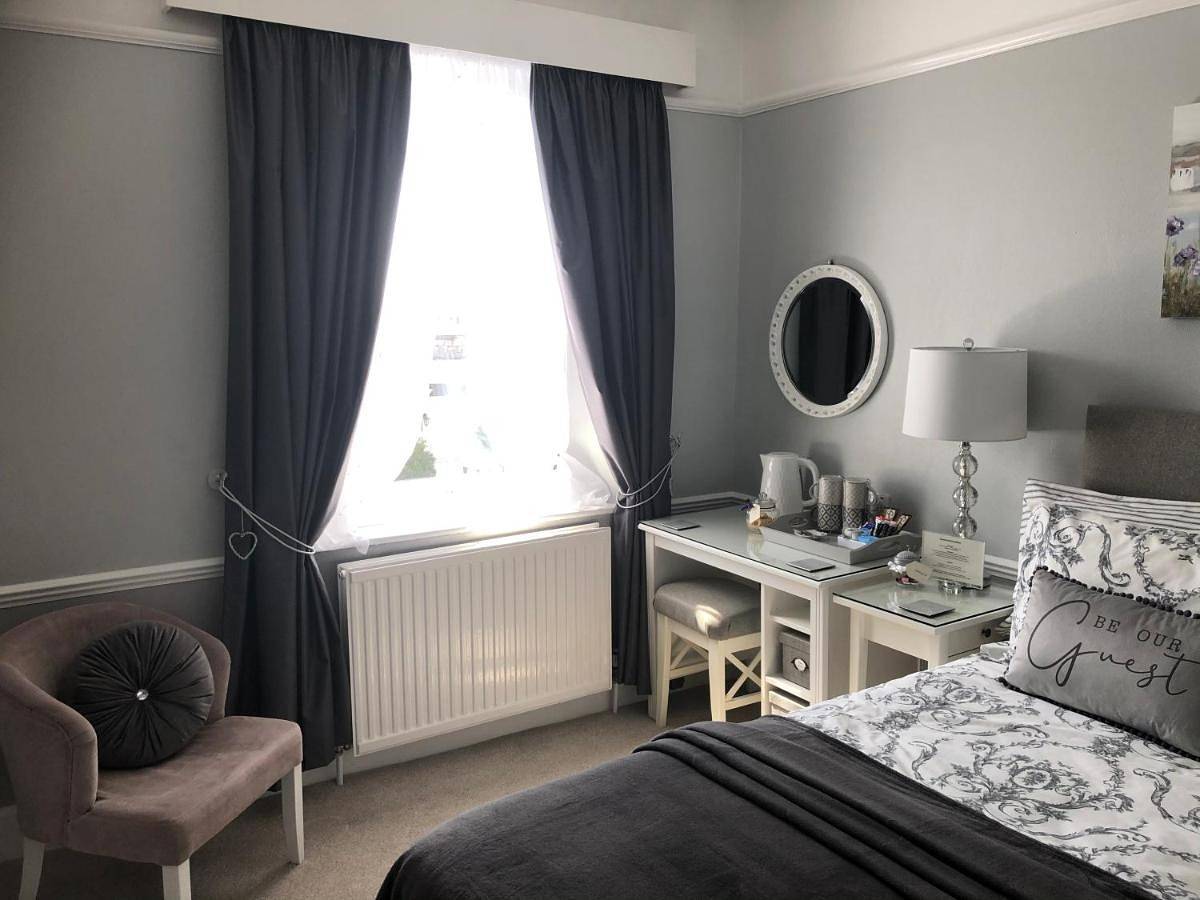 Linden Lodge Guest House in Weston-Super-Mare, North Somerset