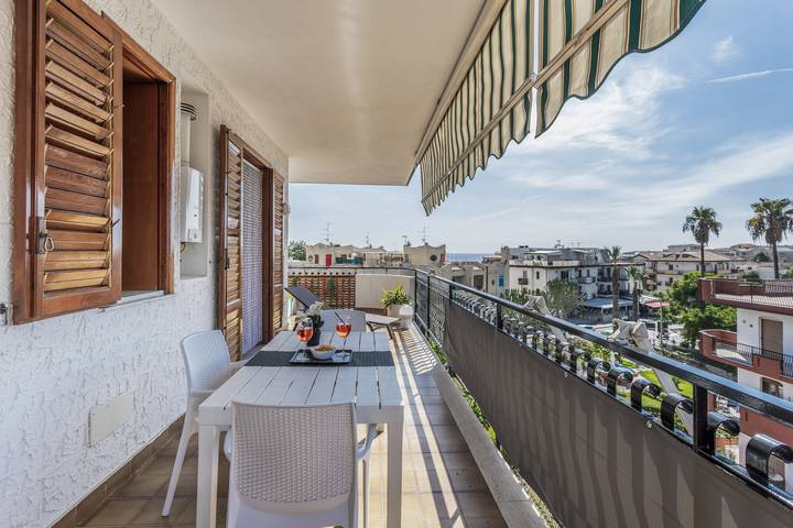 Holiday apartment for 6 people, with balcony - 1