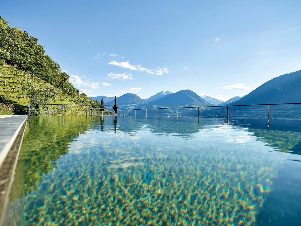 Appartamento intero, Appartamento Pratenberg stile rustico con vista montagna, sauna e piscina salata panoramica in Merano, Alpi Sarentine