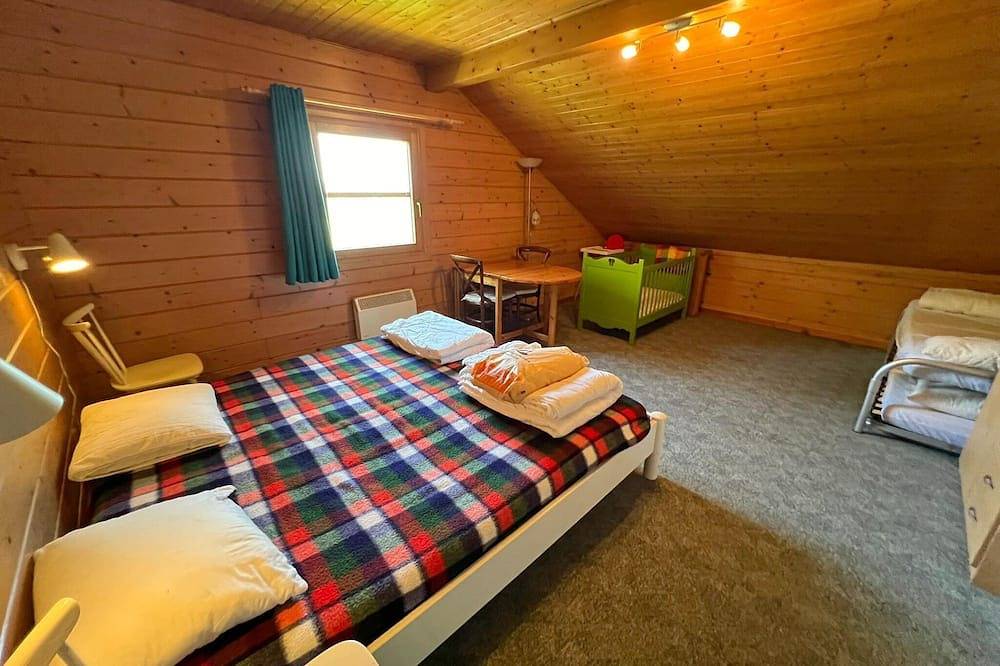 Chalet in Hampteau met Uitzicht op Vallei in Hampteau, Hotton