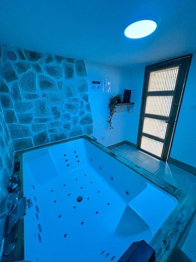 Casa de vacaciones para 6 personas, con terraza y jacuzzi - 1