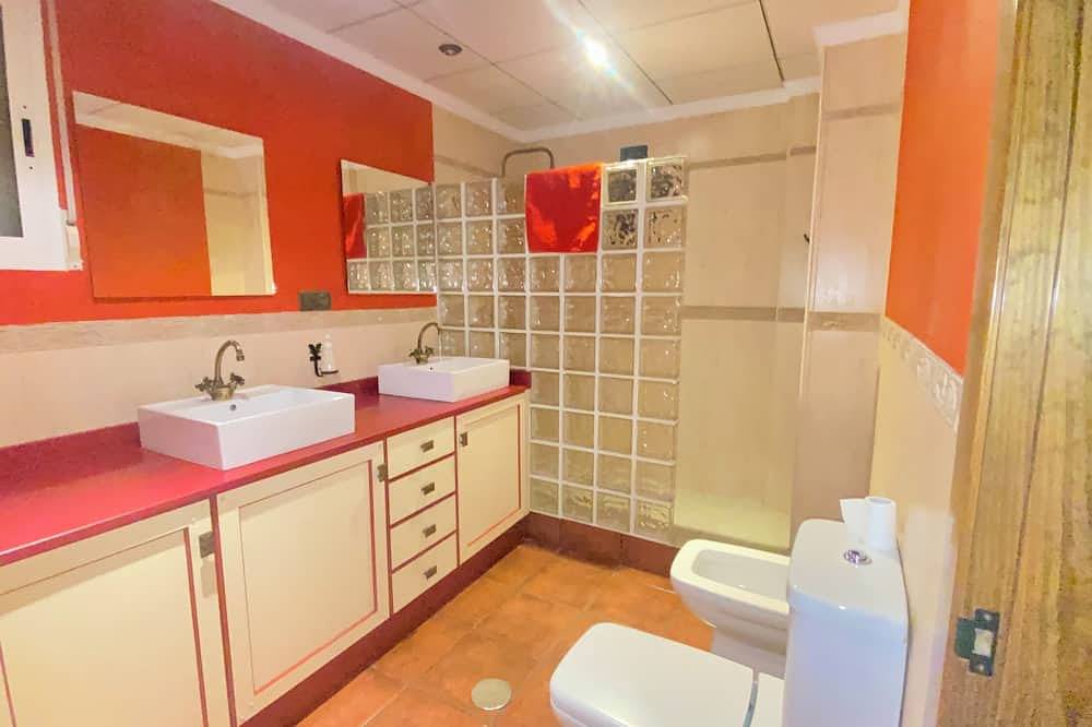 Chalet con piscina,jardines, barbacoa, gimnasio, garaje, en un entorno tranquilo in Ricardo Salinas Pliego, Interior de Murcia