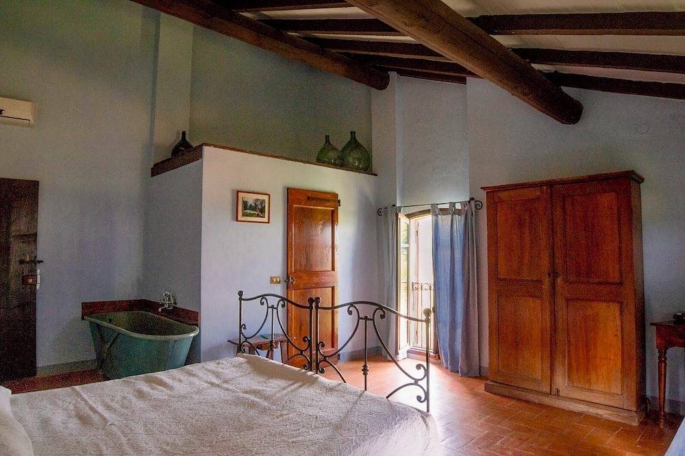Mirabella - Tabiano Castello Country Villa, Italy- exclusive use, pool, Wifi, Ac in Salsomaggiore Terme, Parma Province