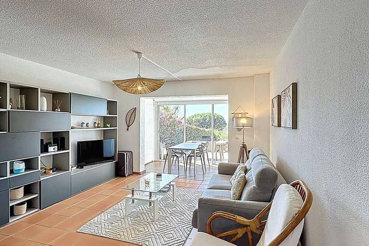 Gîte pour 4 personnes, avec piscine dans Plage de Gigaro - 4