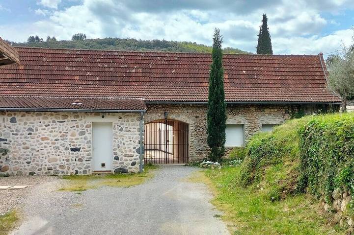Gîte pour 6 personnes, avec piscine et terrasse à Pont-de-Labeaume - 3