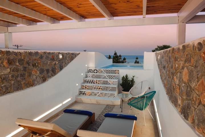 Ferienhaus für 2 Personen, mit Balkon und Terrasse sowie Garten und Pool