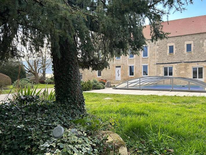 Location de vacances pour 14 personnes, avec vue et terrasse ainsi que jardin et piscine dans Mézidon Vallée d'Auge - 2