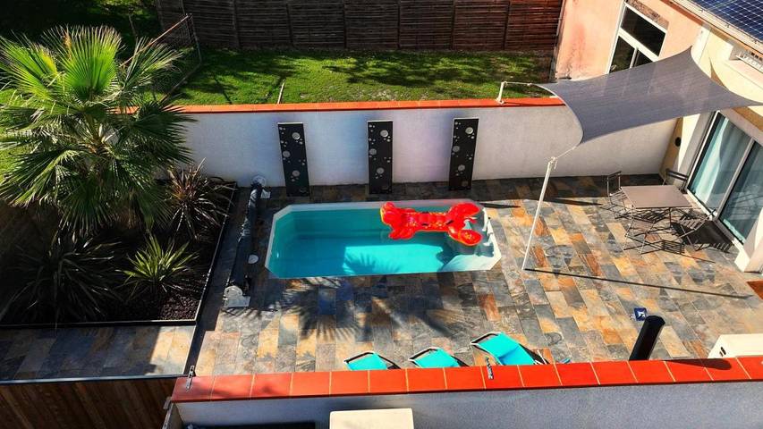 Location de vacances pour 8 personnes, avec jacuzzi ainsi que piscine et jardin à Peyrole - 4