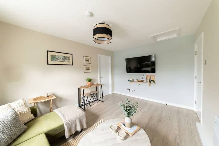 Ganze Wohnung, Sleek Central Birmingham 1Br Near Rail in Liverpool, Merseyside