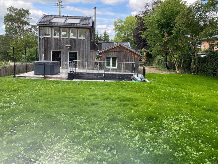 Location de vacances pour 8 personnes, avec Balcon et Jacuzzi ainsi que Terrasse et Jardin à Jalhay