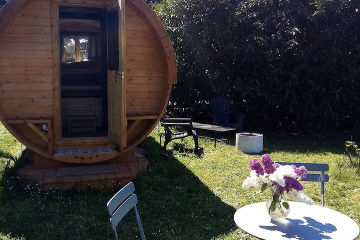 Gîte pour 2 personnes, avec jardin à Garennes-sur-Eure