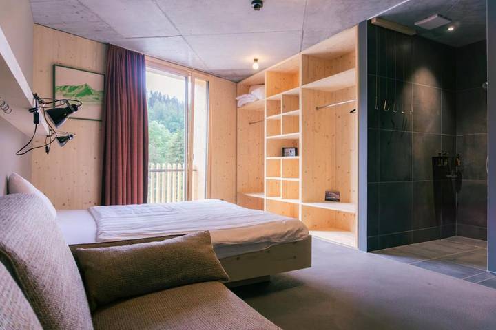Ferienhaus für 2 Personen, mit Terrasse und Garten sowie Ausblick in Thusis