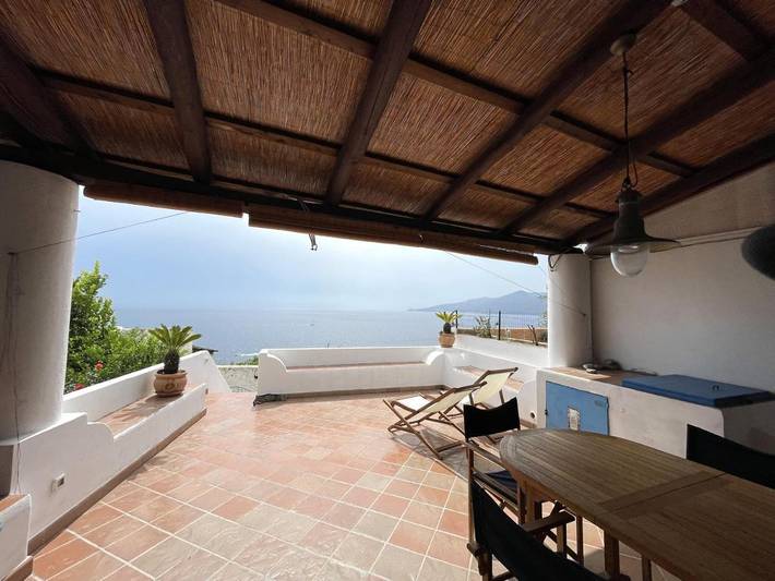 Location de vacances pour 6 personnes, avec terrasse et vue à Santa Marina Salina - 4