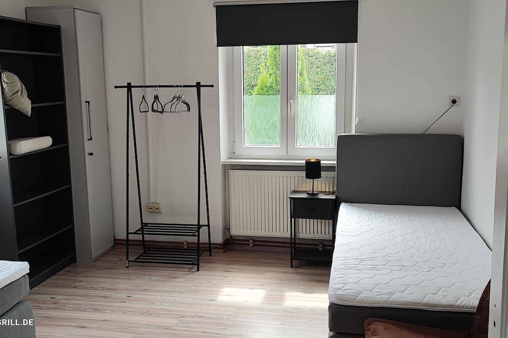 Ganze Wohnung, Monteuwohnung bei Würzburg bis 6 Persohnen mit großem Parkplatz/Wlan /Grill in Veitshöchheim, Fränkisches Weinland