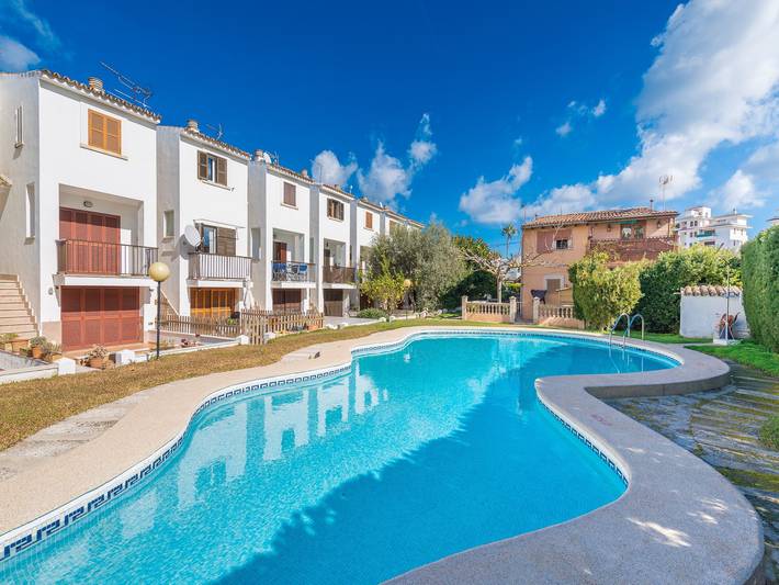 Location de vacances pour 4 personnes, avec Balcon ainsi que Terrasse et Piscine dans Alcúdia