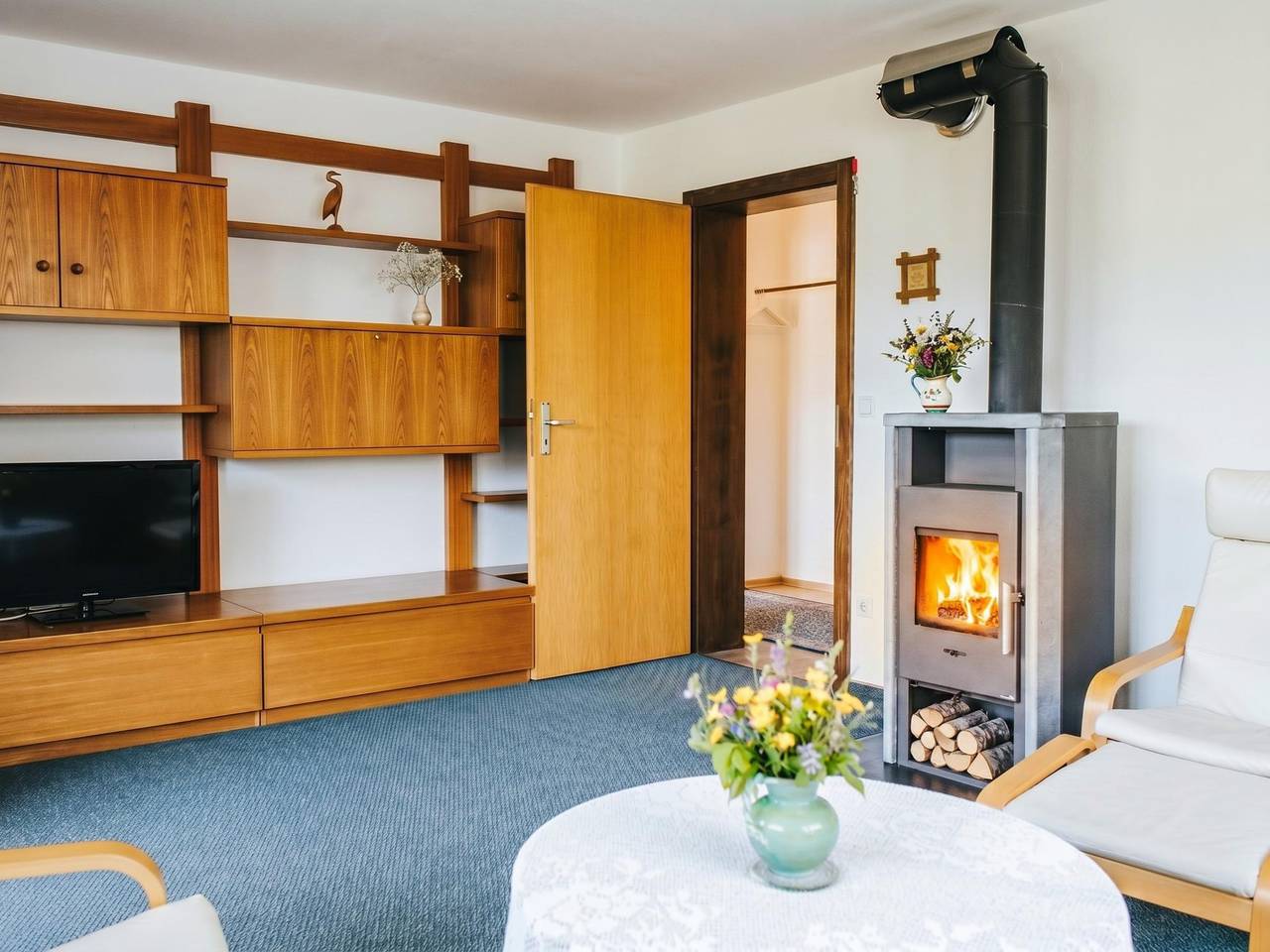 Ganze Wohnung, Geräumige Ferienwohnung mit Kamin im Schwarzwald in Waldachtal, Nordschwarzwald