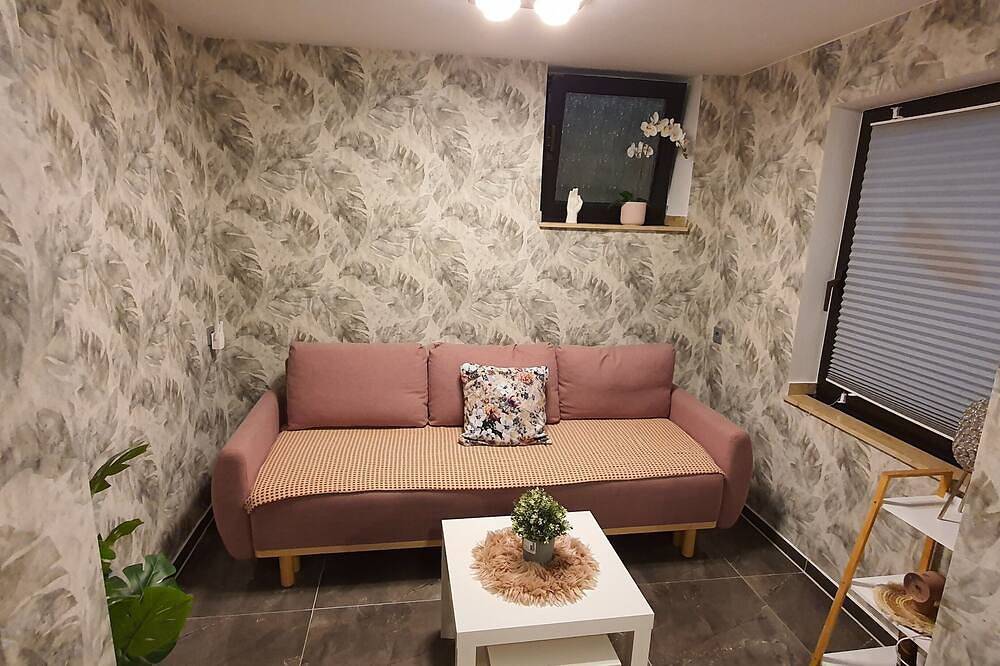 Ganze Wohnung, Ferienwohnung+Schwimmbad/Garten/Terasse/Spielplatz in Neuss, Düsseldorf und Umgebung
