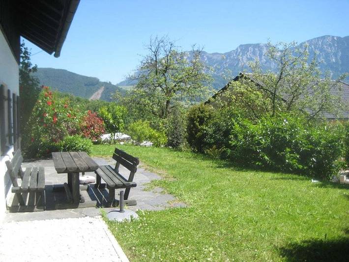 Ferienhaus in Nussdorf mit Schwimmbecken in Nußdorf am Attersee, Attergau