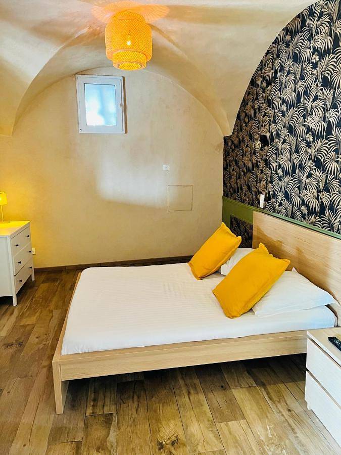 Gîte pour 3 personnes, avec terrasse et jardin ainsi que piscine et vue dans Le Poët - 2