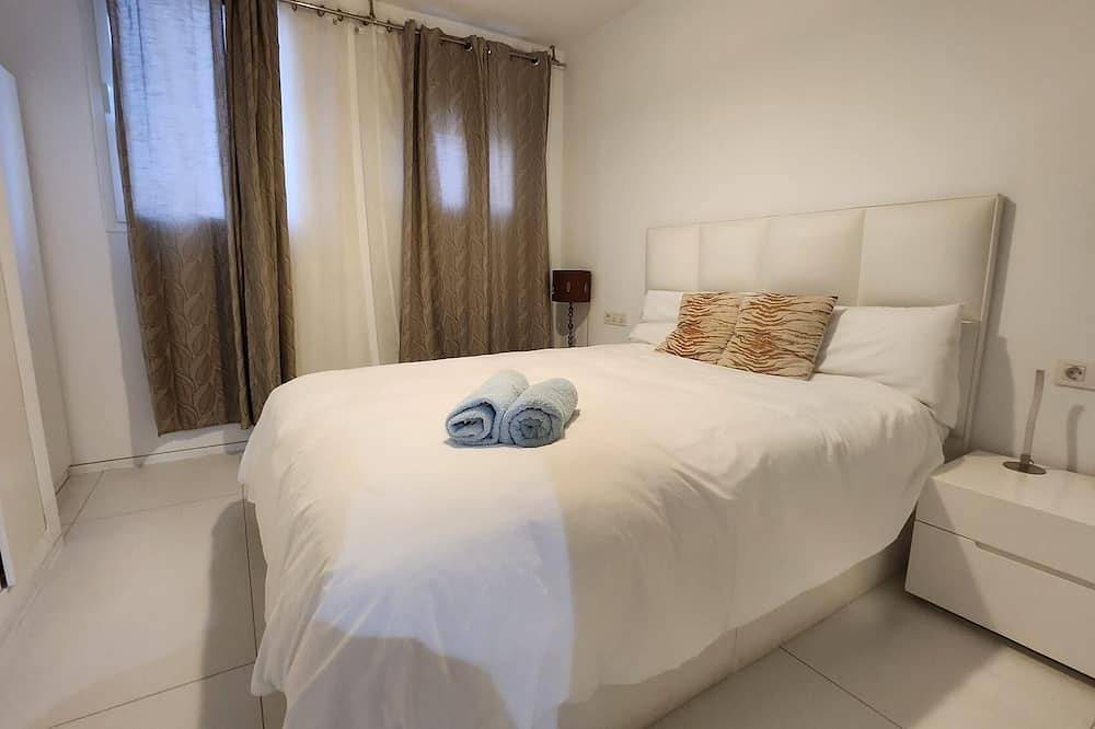 Entire apartment, Ibiza - Apartment - Sleeps 4 - Parking - Pool in Talamanca, Ibiza (Municipality)