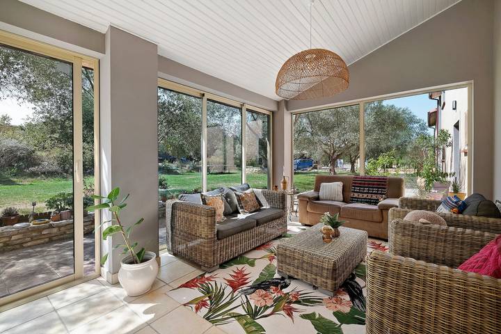 House with Private Pool, Terraces, Wi-Fi, and View in Sainte-Camelle in Sainte-Camelle, Carcassonne region