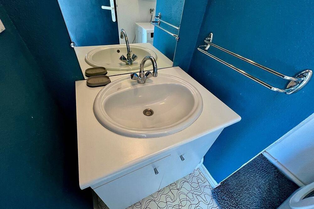 Entire apartment, One-Bedroom Apartment – Saint-Éloi, Poitiers in Poitiers, Vienne