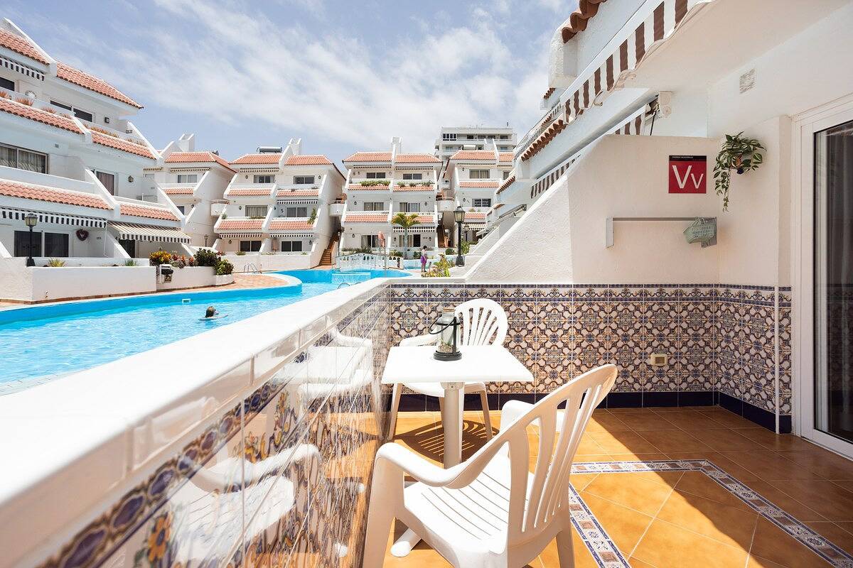 Entire apartment, Home2Book Radiant Apt, Pool & Terrace Las Américas in Playa de las Américas, Arona